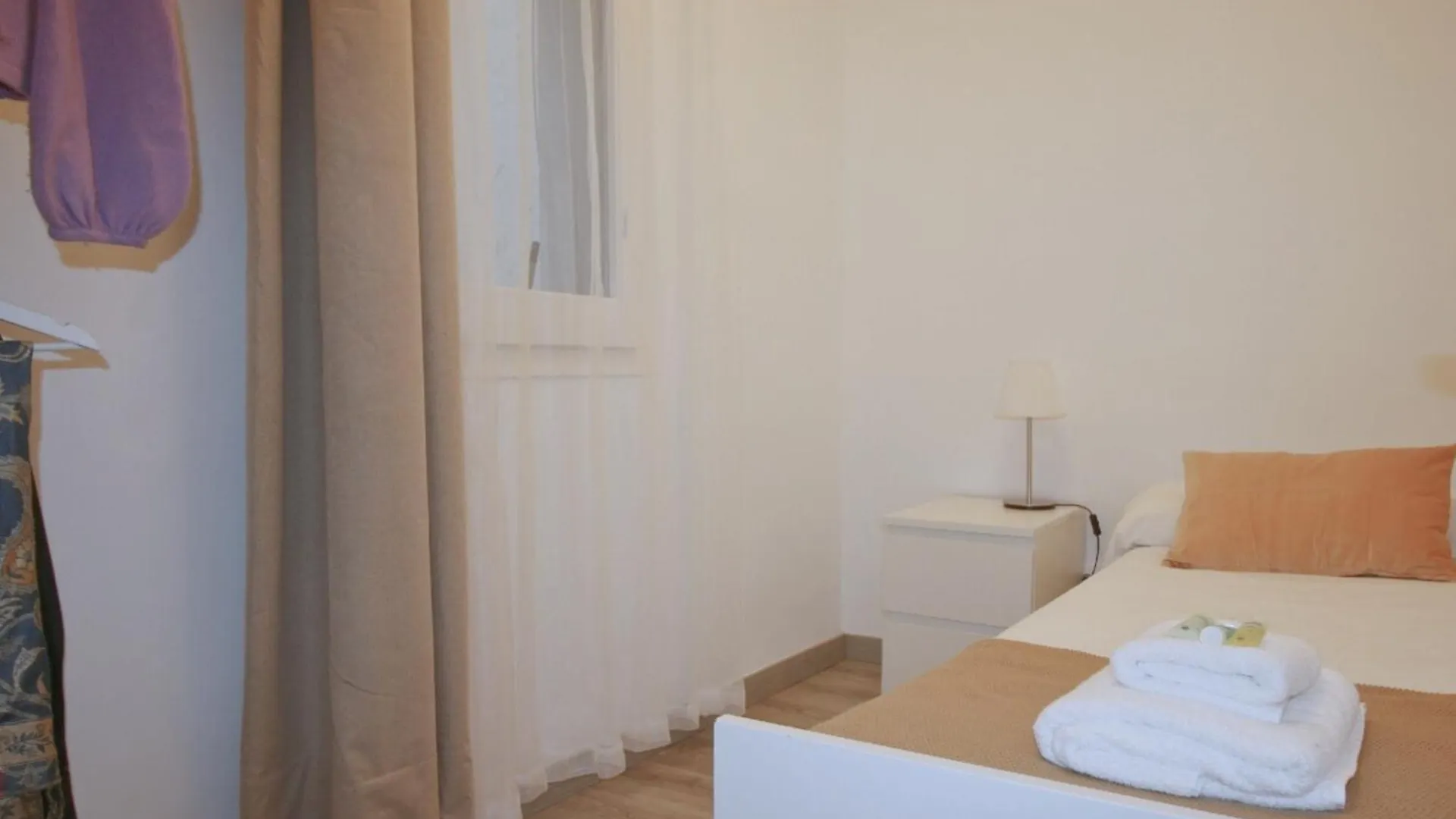 Located Close To The Metro, Perfect For 6 People Apartment L'Hospitalet de Llobregat