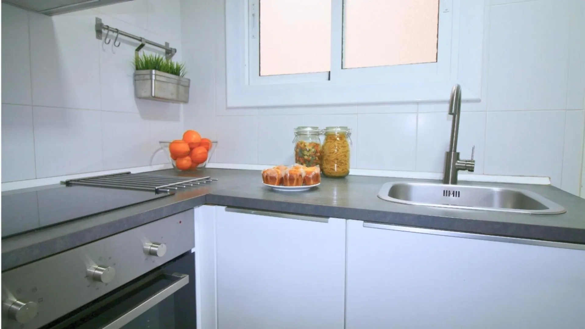 Located Close To The Metro, Perfect For 6 People Apartment L'Hospitalet de Llobregat Spain