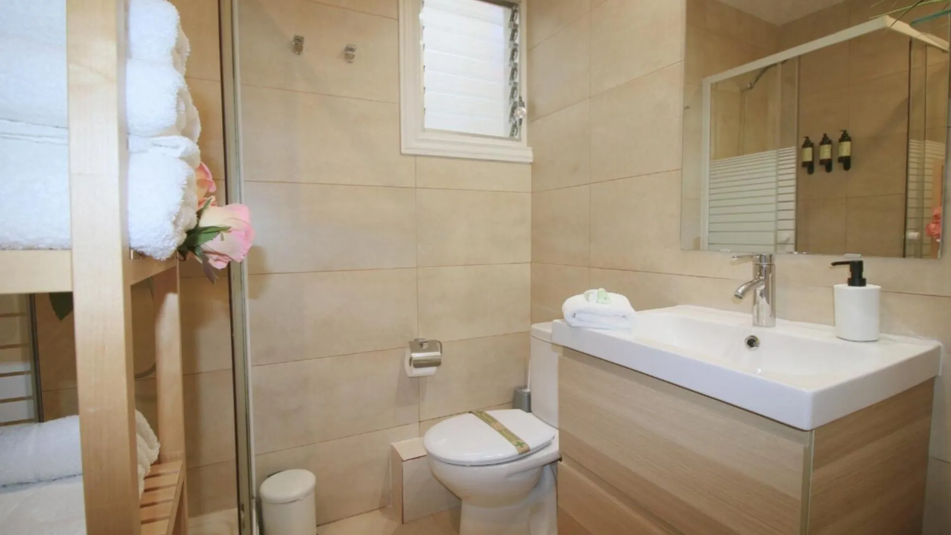 Located Close To The Metro, Perfect For 6 People Apartment L'Hospitalet de Llobregat Spain