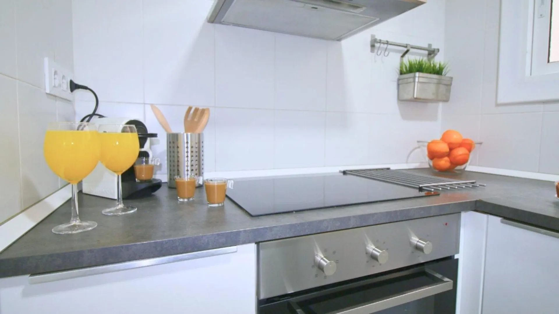 Located Close To The Metro, Perfect For 6 People Apartment L'Hospitalet de Llobregat