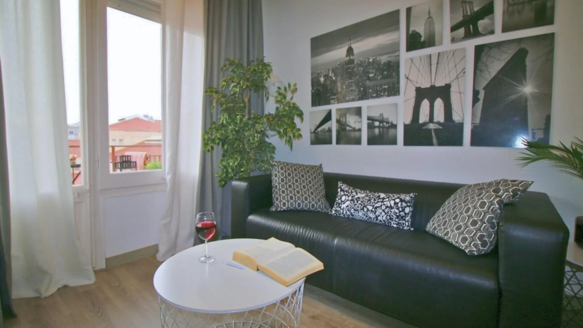 Located Close To The Metro, Perfect For 6 People Apartment L'Hospitalet de Llobregat