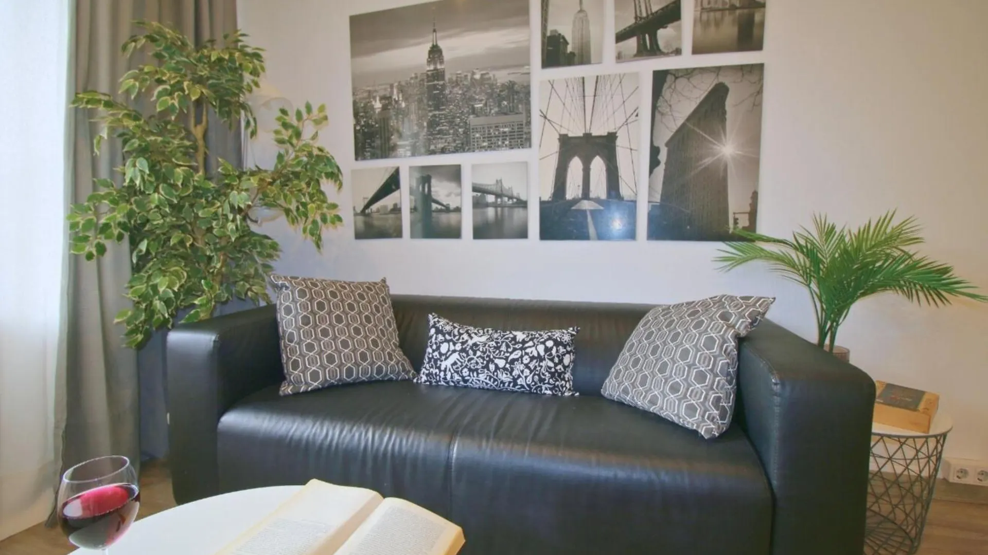 Located Close To The Metro, Perfect For 6 People Apartment L'Hospitalet de Llobregat Spain