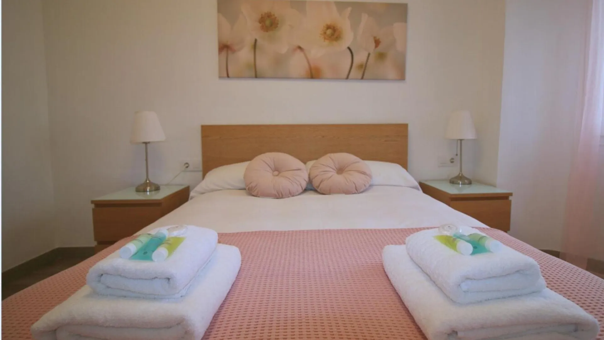 Located Close To The Metro, Perfect For 6 People Apartment L'Hospitalet de Llobregat